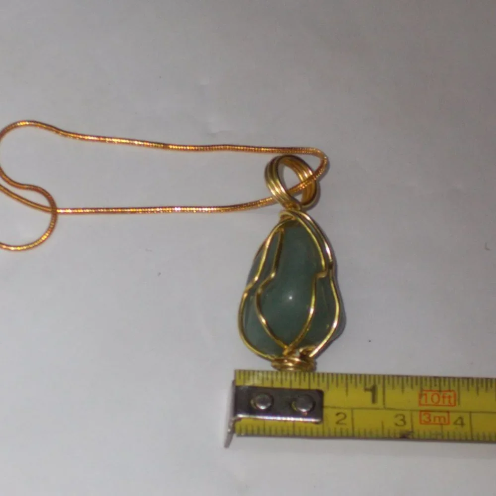 New gorgeous green wire wrapped stone necklace, hand made! - Picture 4 of 4